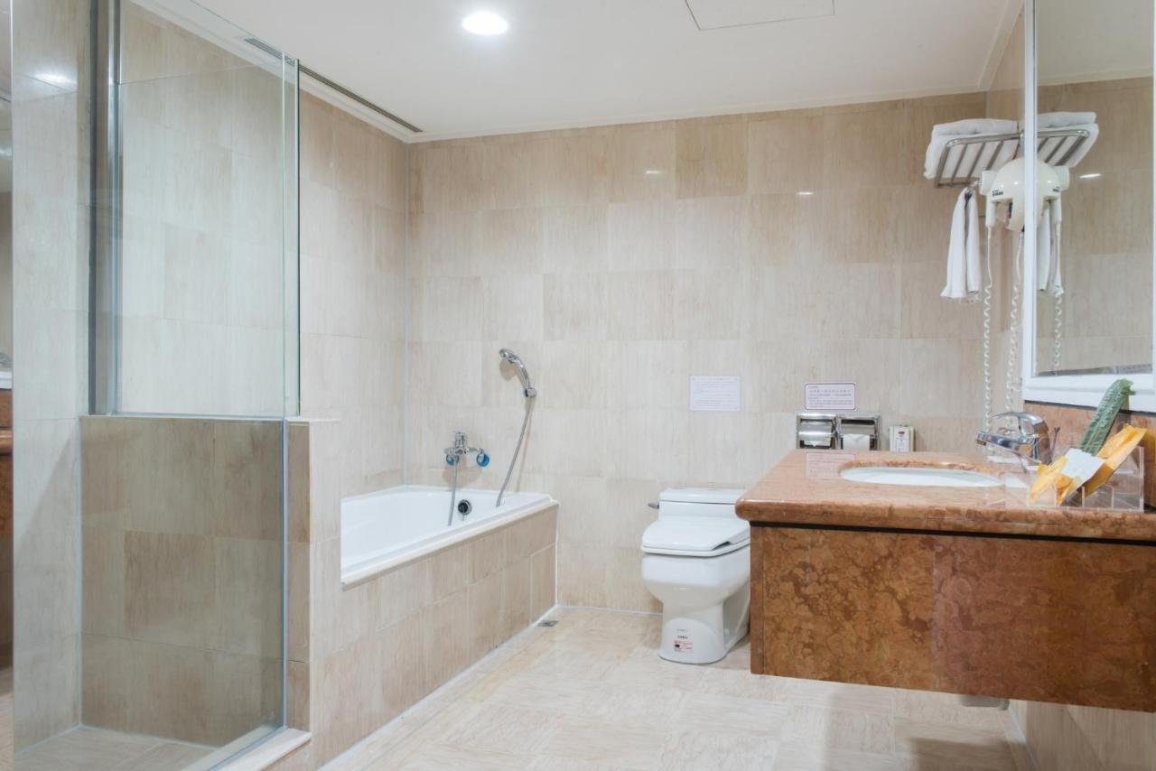 Hometel Hotel Kaohsziung Kültér fotó