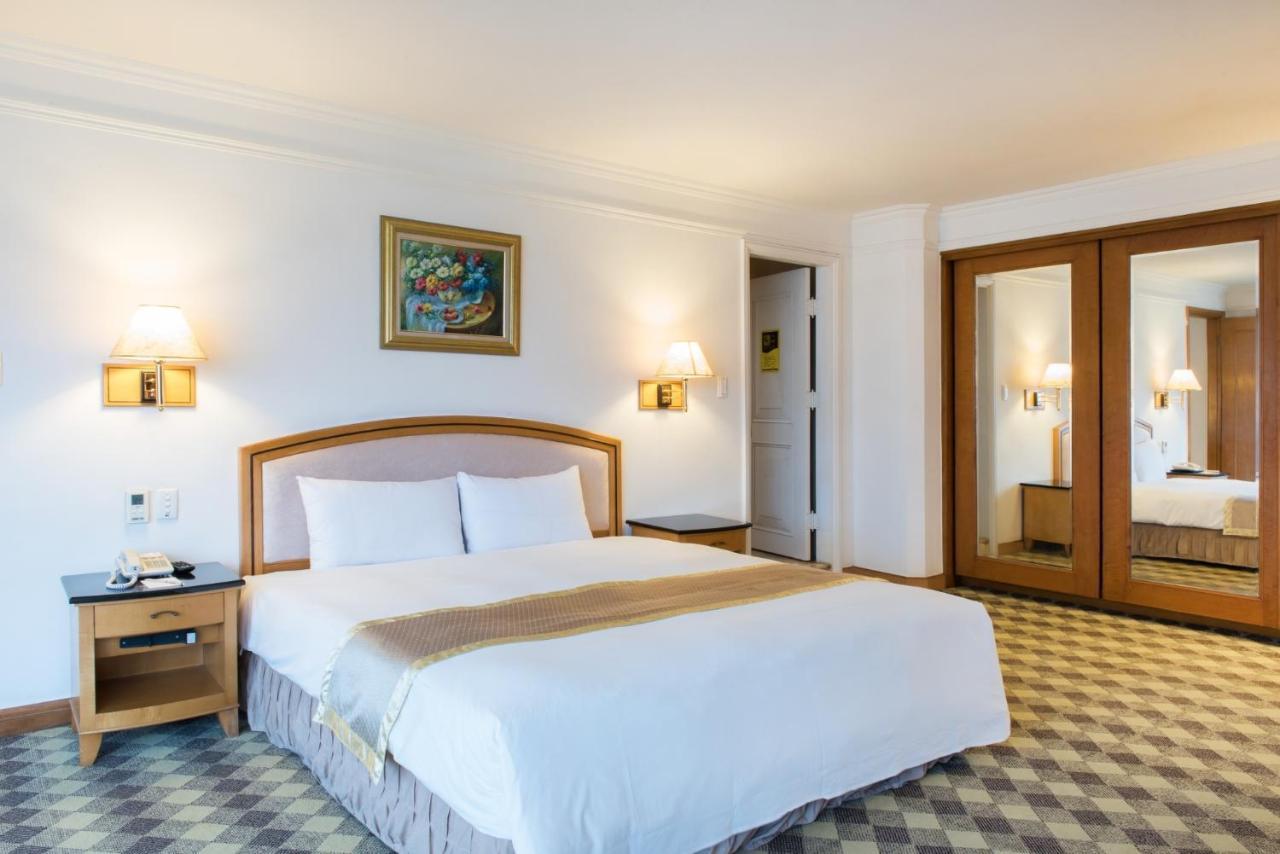 Hometel Hotel Kaohsziung Kültér fotó
