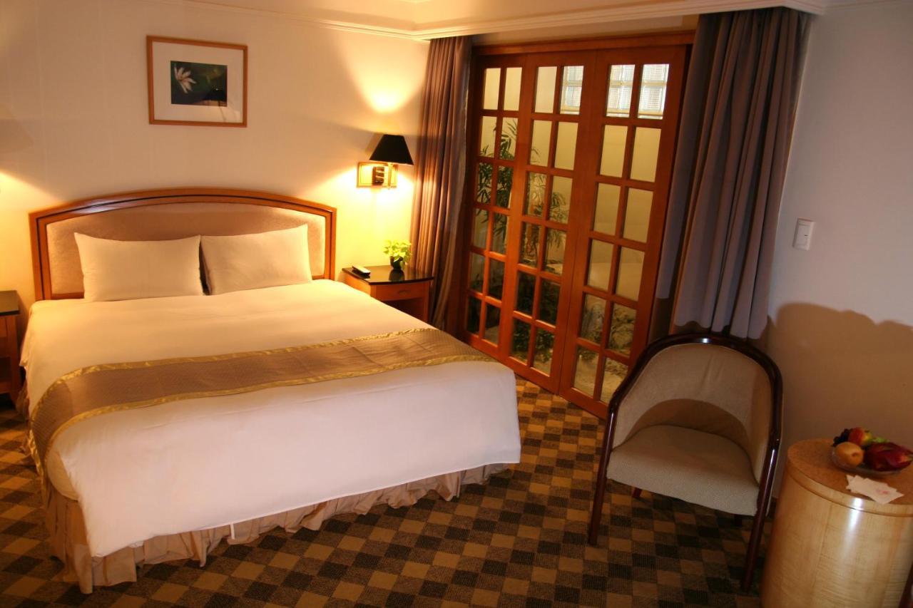Hometel Hotel Kaohsziung Kültér fotó