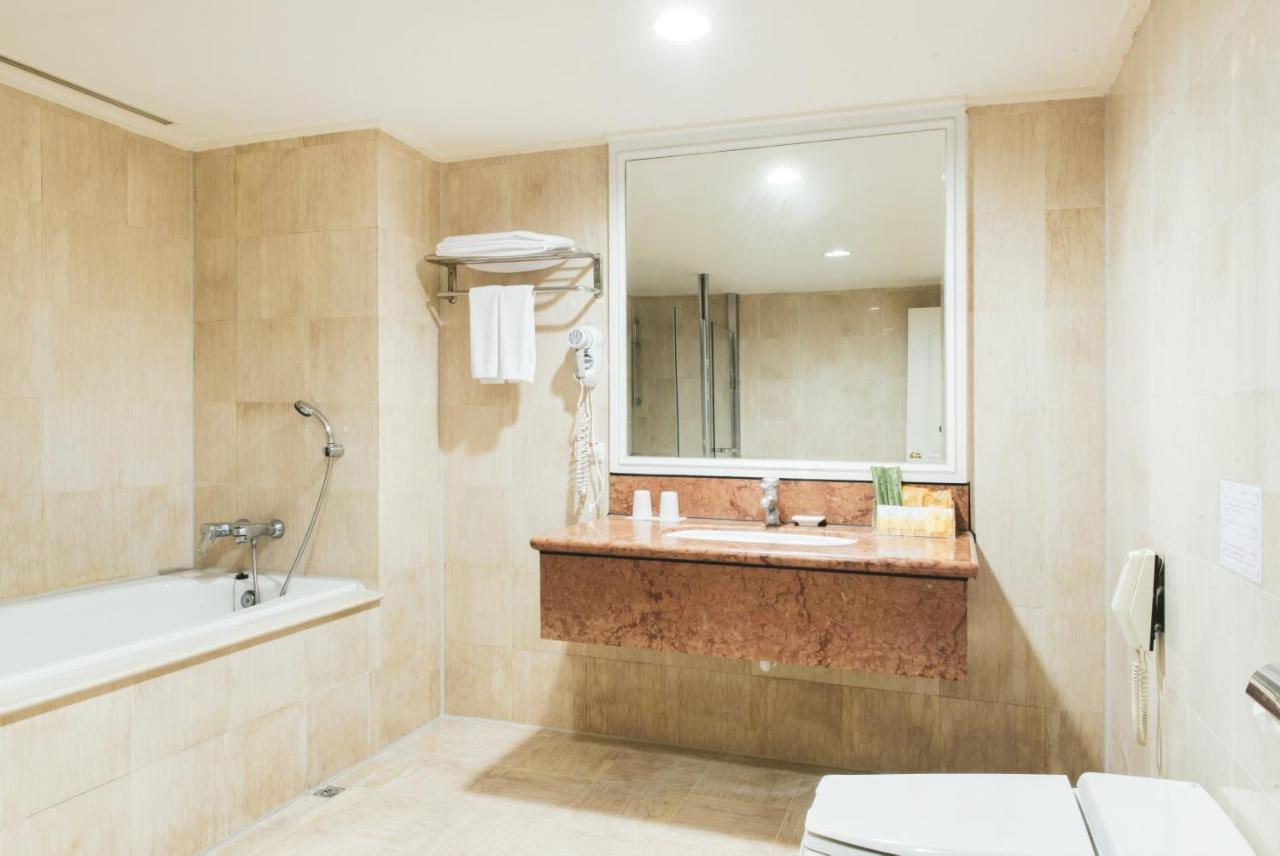 Hometel Hotel Kaohsziung Kültér fotó